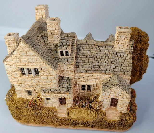 Moreton Manor cottage Lilliput Lane House.