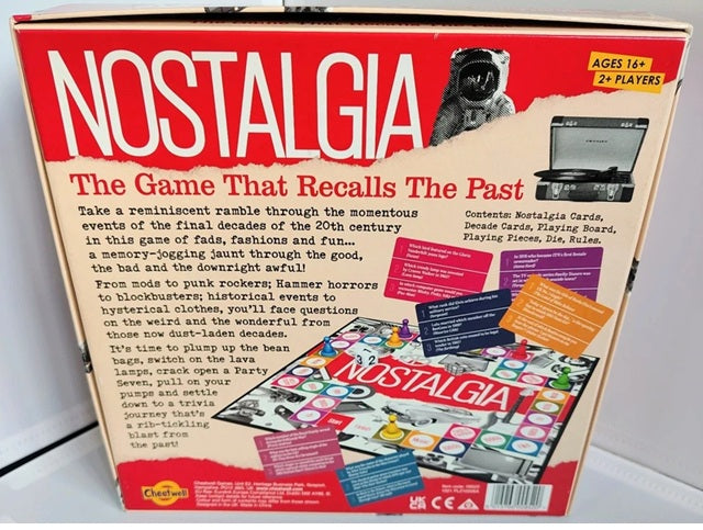 Box of a nostalgic board game with text and images on a white background