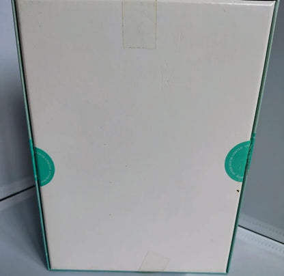 back of jigsaw puzzle box.